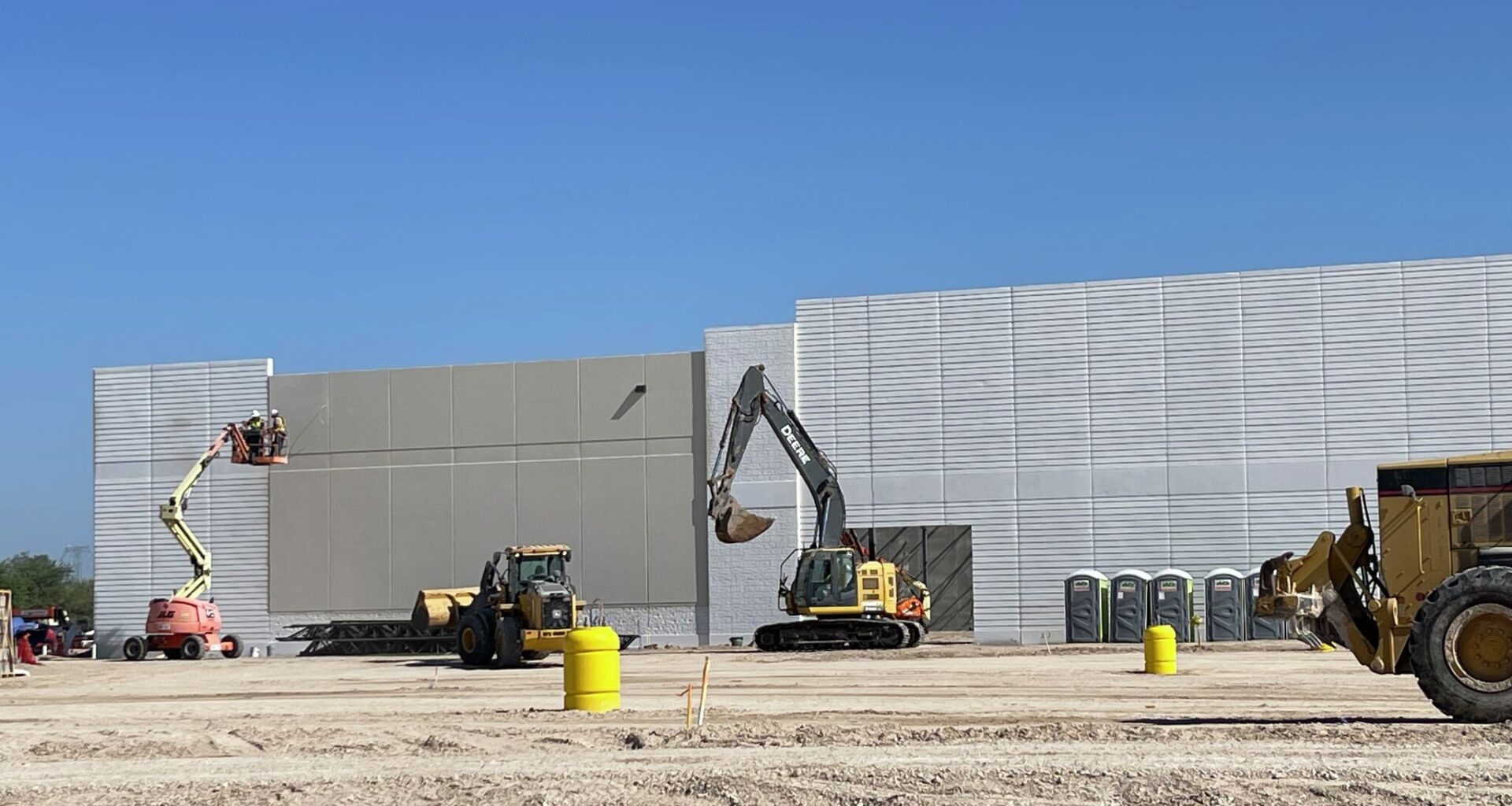 Tiny Texas town's construction boom fuels retail growth