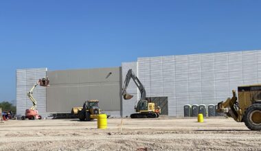 Tiny Texas town's construction boom fuels retail growth