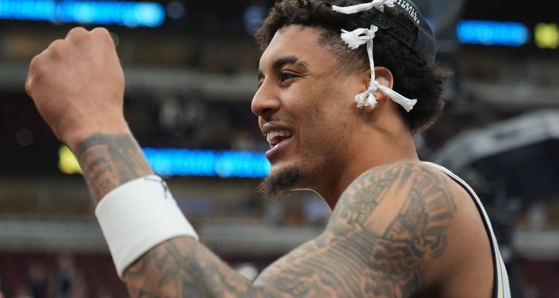 Yaxel Lendeborg scores 27 points as Michigan rolls into the Final Four, beating Tennessee 95-62