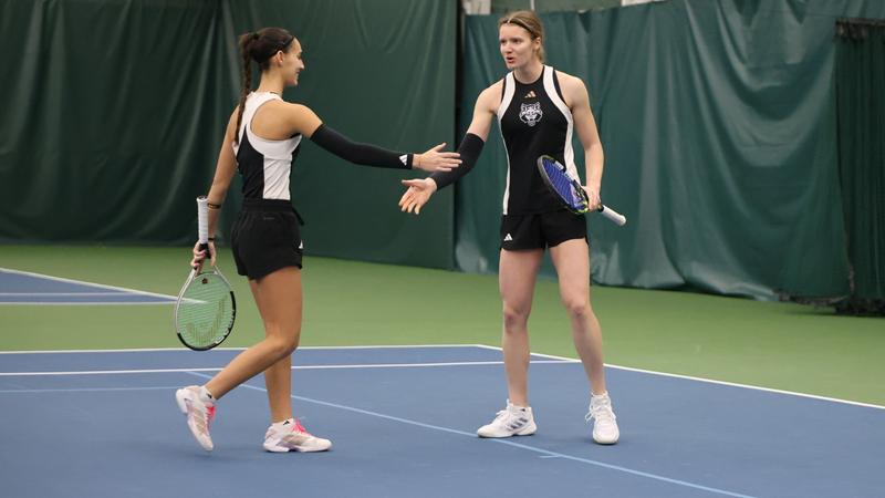 Red Wolves Close Road Stretch at UT Arlington Friday