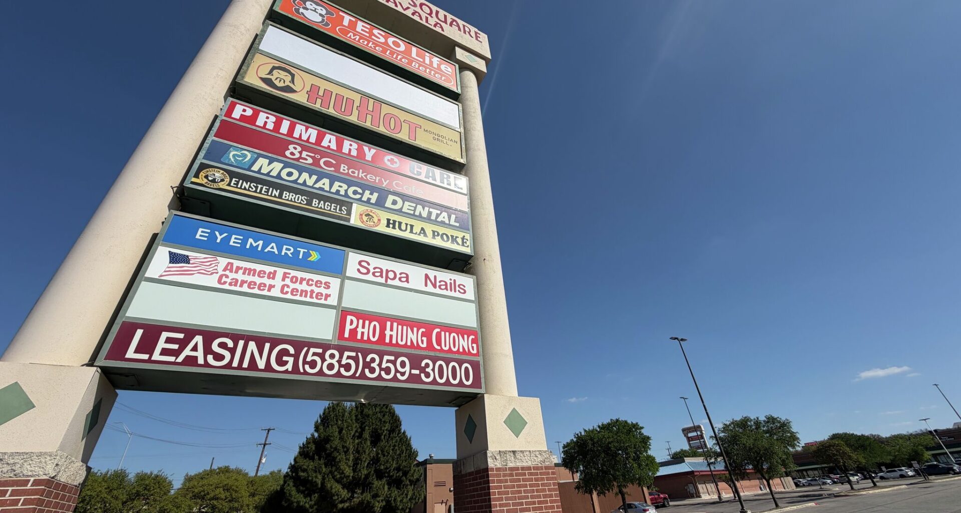 Shoppers warn of surprise towing at popular San Antonio plaza