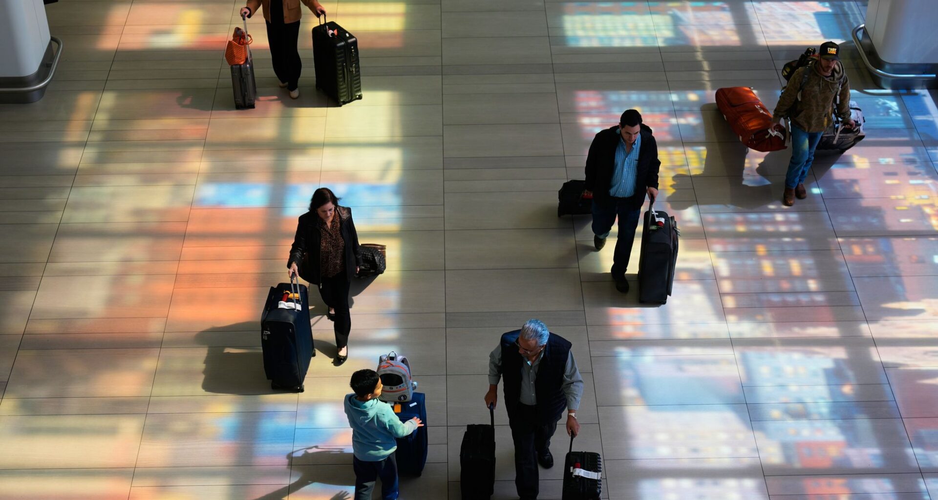 Bottlenecks ease at Houston's IAH as shutdown continues