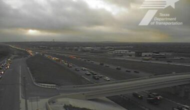 Major crash shuts down Highway 90 traffic