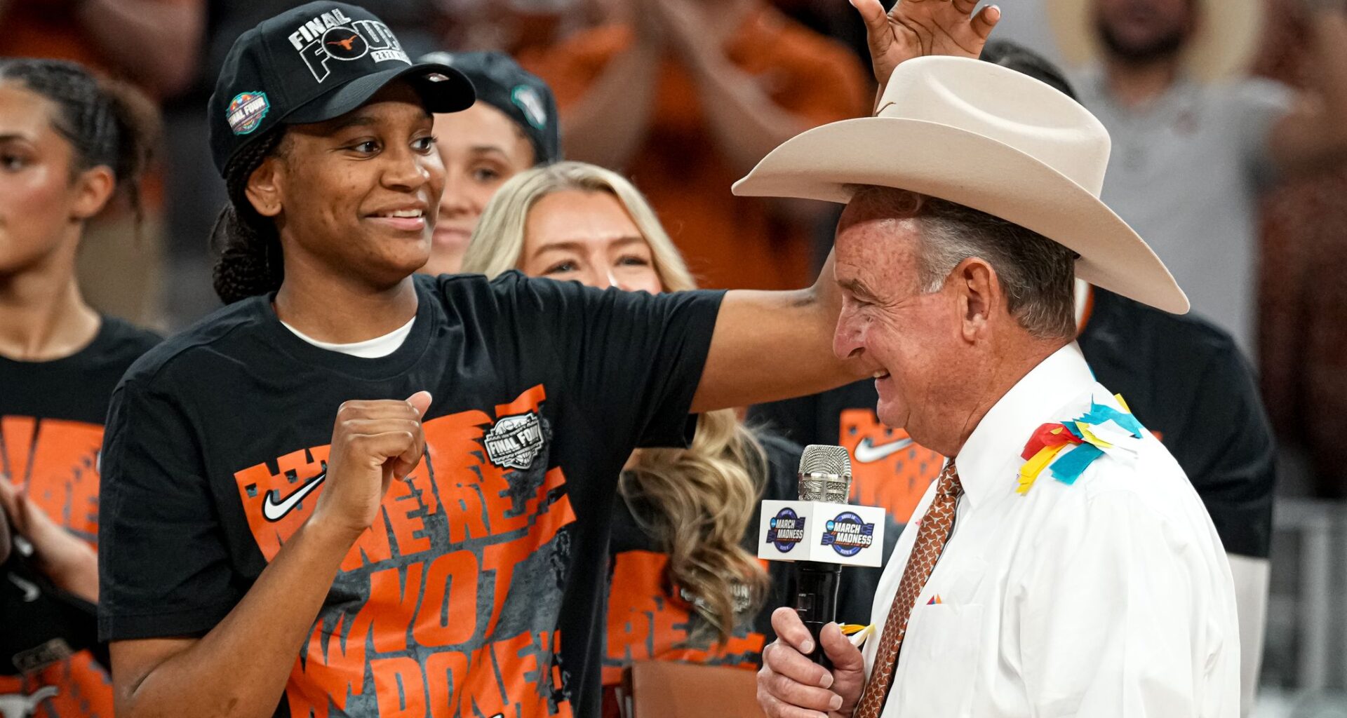 Elite Eight rout puts Texas basketball among Vic Schaefer's top teams