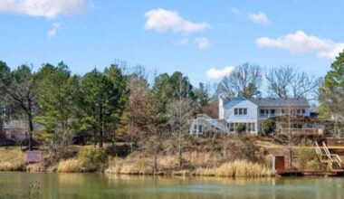 Miranda Lambert's Texas house for sale & more top Austin news