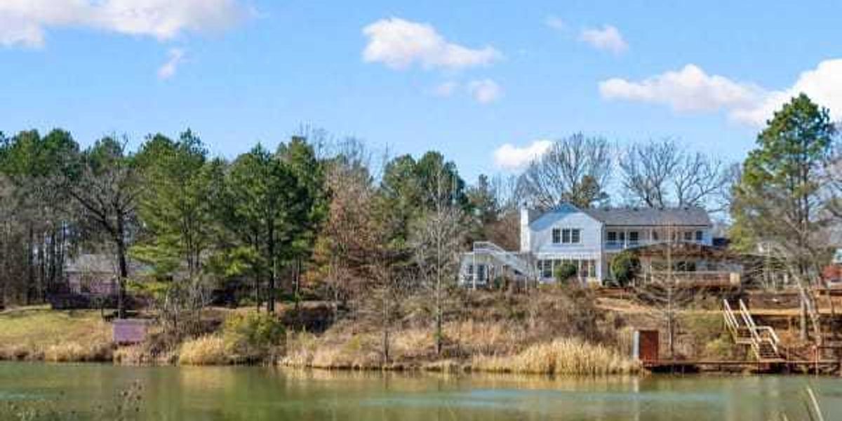 Miranda Lambert's Texas house for sale & more top Austin news