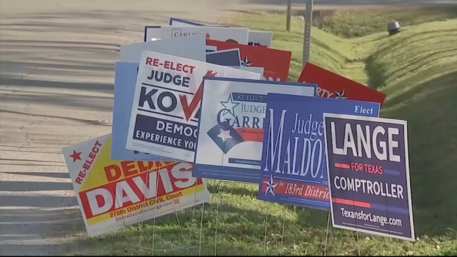 Houston voting: Strong early voter turnout seen in Harris County, according to county clerk's office