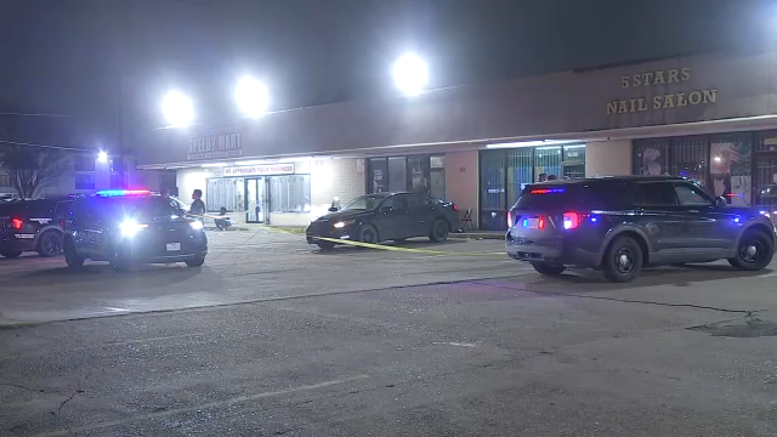 Search for suspect underway after woman found shot in the neck in parking lot on Westridge Street, HPD says