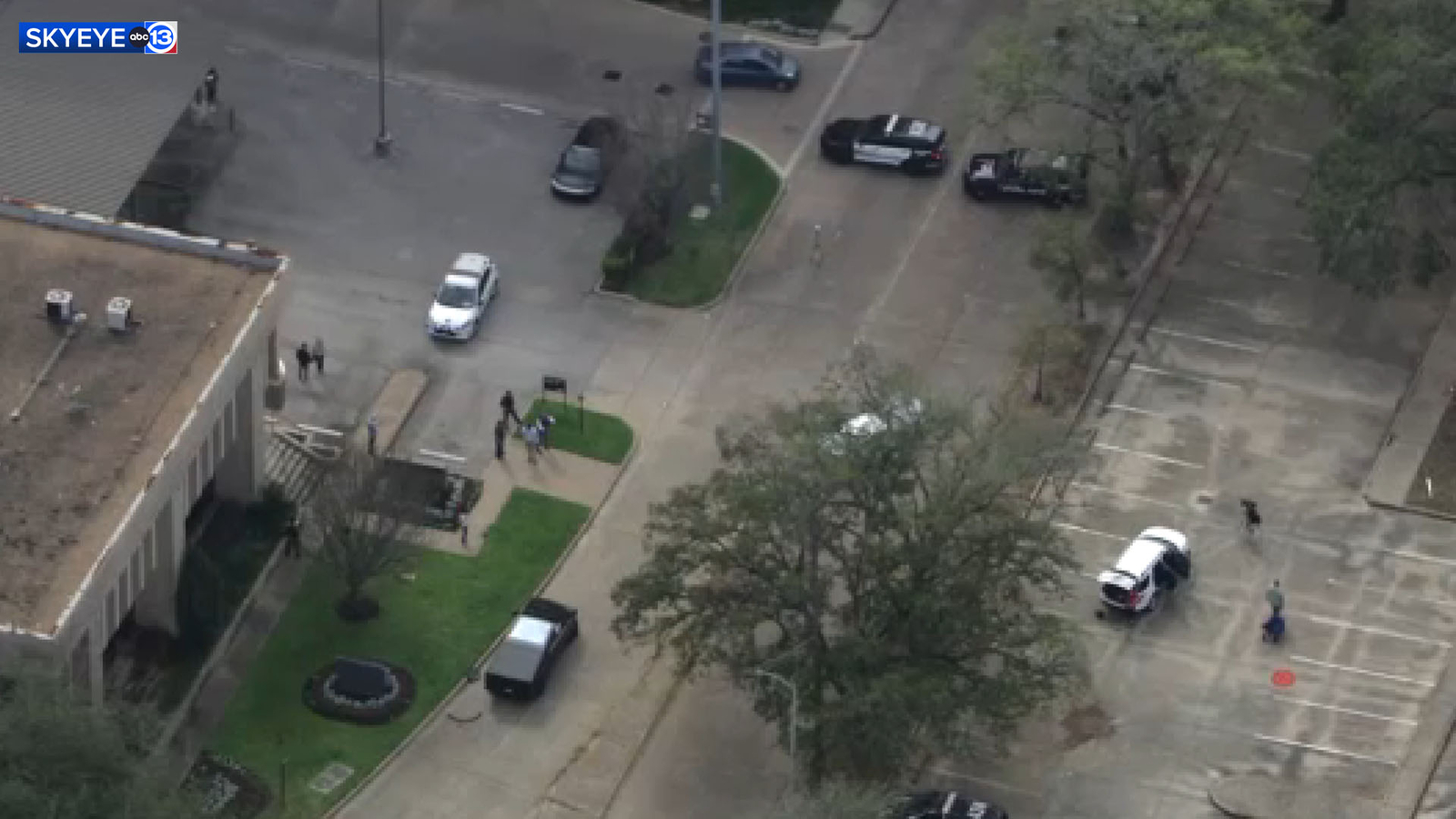 2 women dead, 2 women injured following accident involving Cybertruck on Post Oak Place Drive in Galleria area, according to HPD