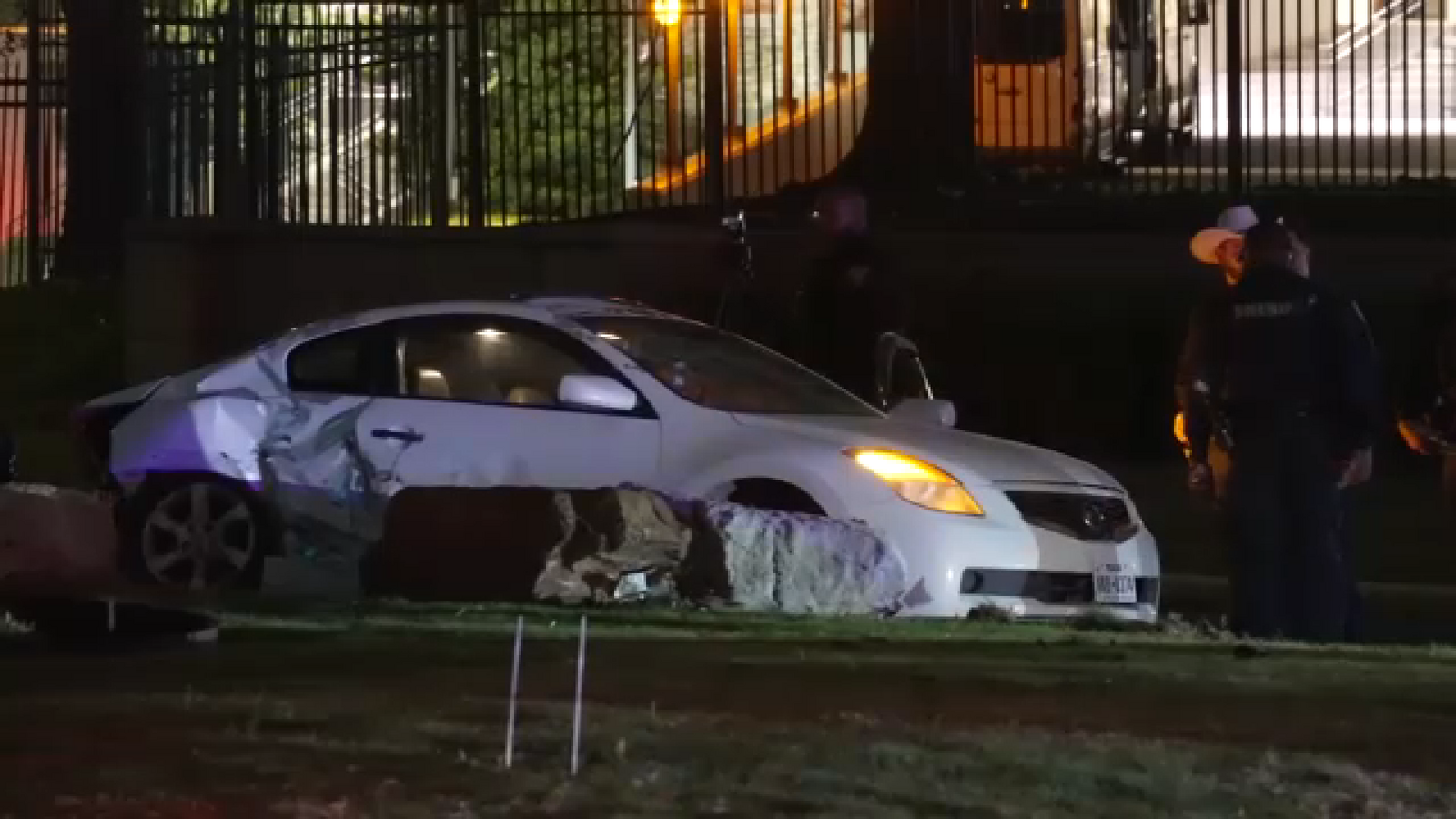 Deputy injured in suspected DWI crash on North Beltway at Imperial Valley, Harris County Sheriff's Office says