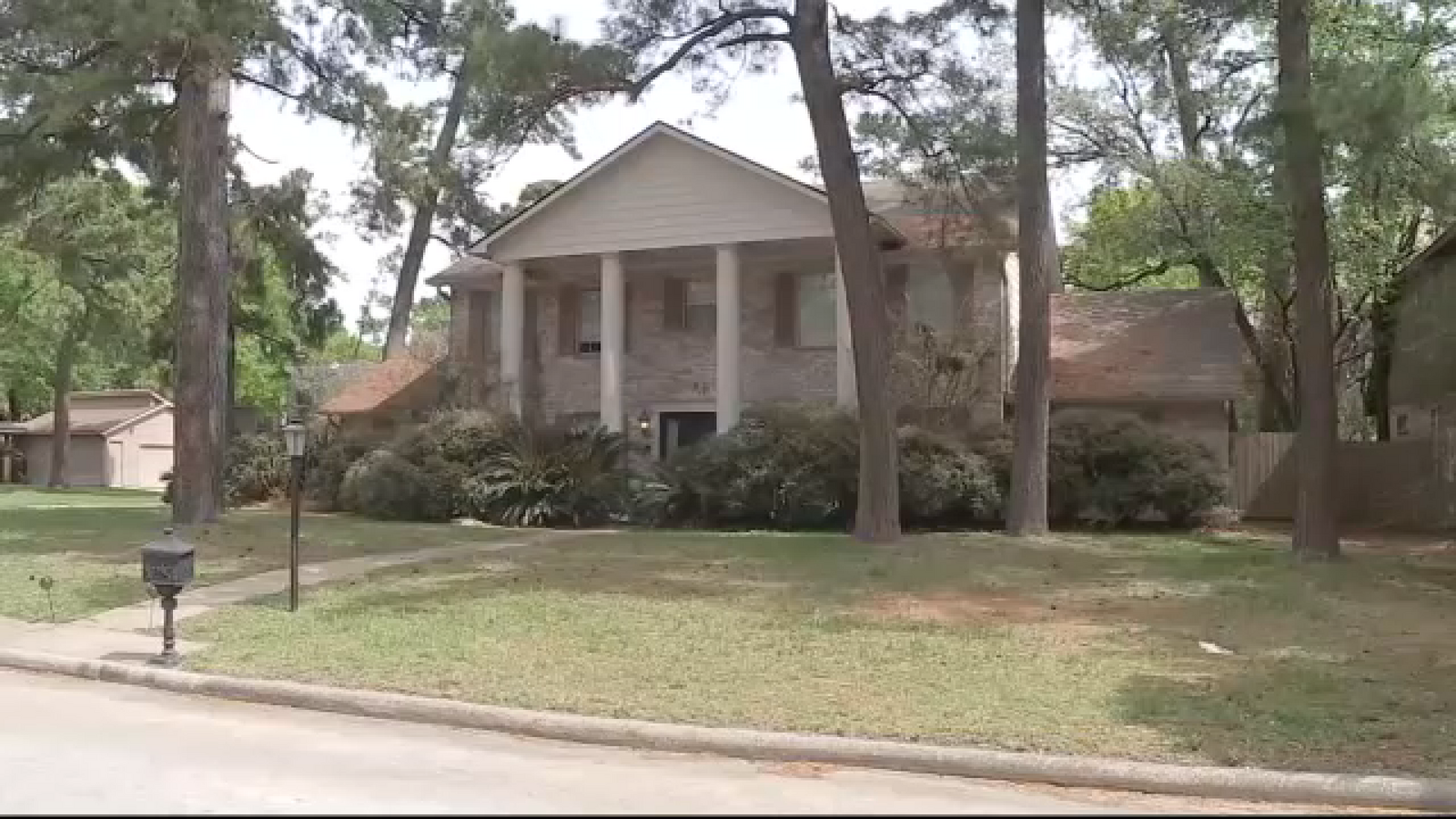 Woman charged with child endangerment after children found in home with dead rodents and spoiled food, documents say