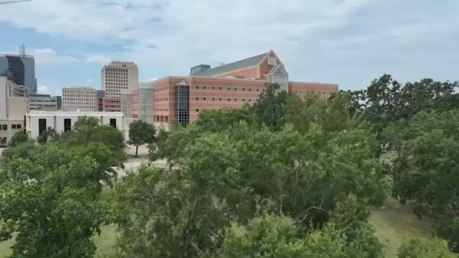Harris County commissioners vote 4-0 to condemn Hermann Park land for hospital expansion