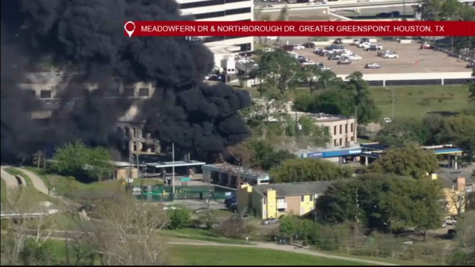 Greenspoint fire: Heavy smoke caused by heavy smoke over business on Meadowfern Drive and Northborough Drive in Houston