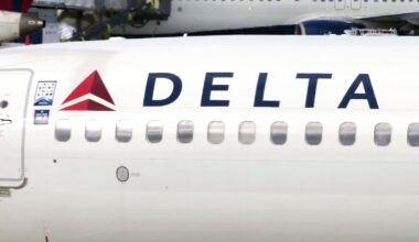 Delta flight out of LAX loses power in cabin just before landing in Dallas