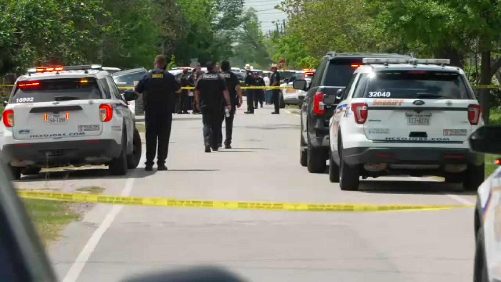 5-year-old child drowned in neighbor's pool in Cloverleaf area, according to Harris County Sheriff's Office