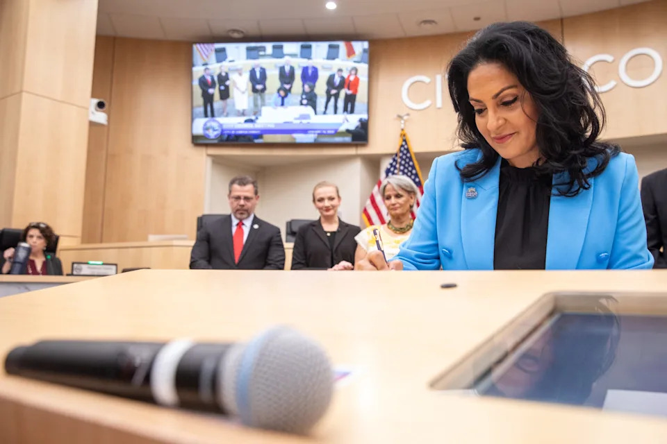 Corpus Christi Mayor Paulette Guajardo signs her oath of office during a swearing-in ceremony at City Hall on Jan. 14, 2025.