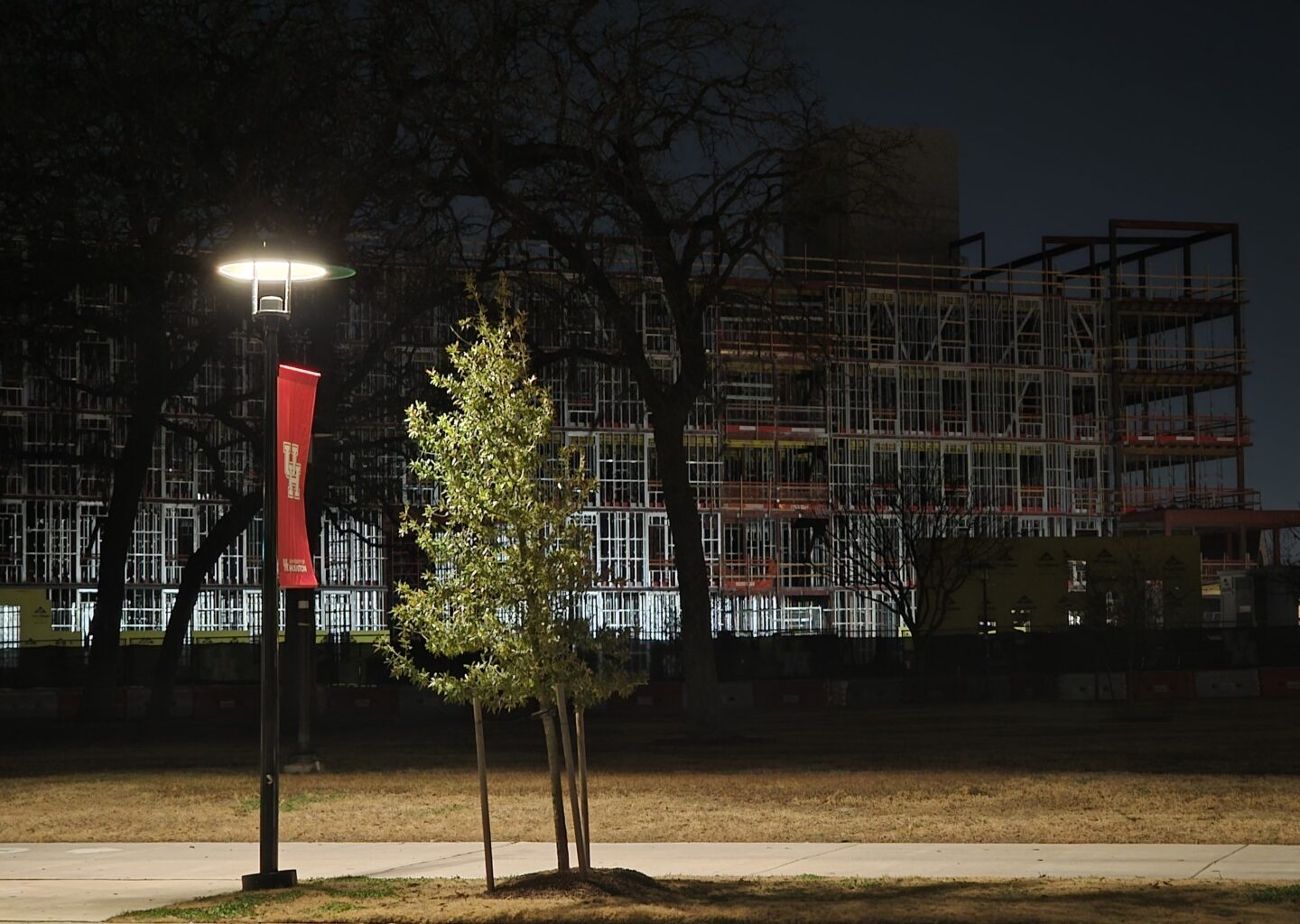 'It’s still very dark': UH lighting project nears completion but students are dissatisfied