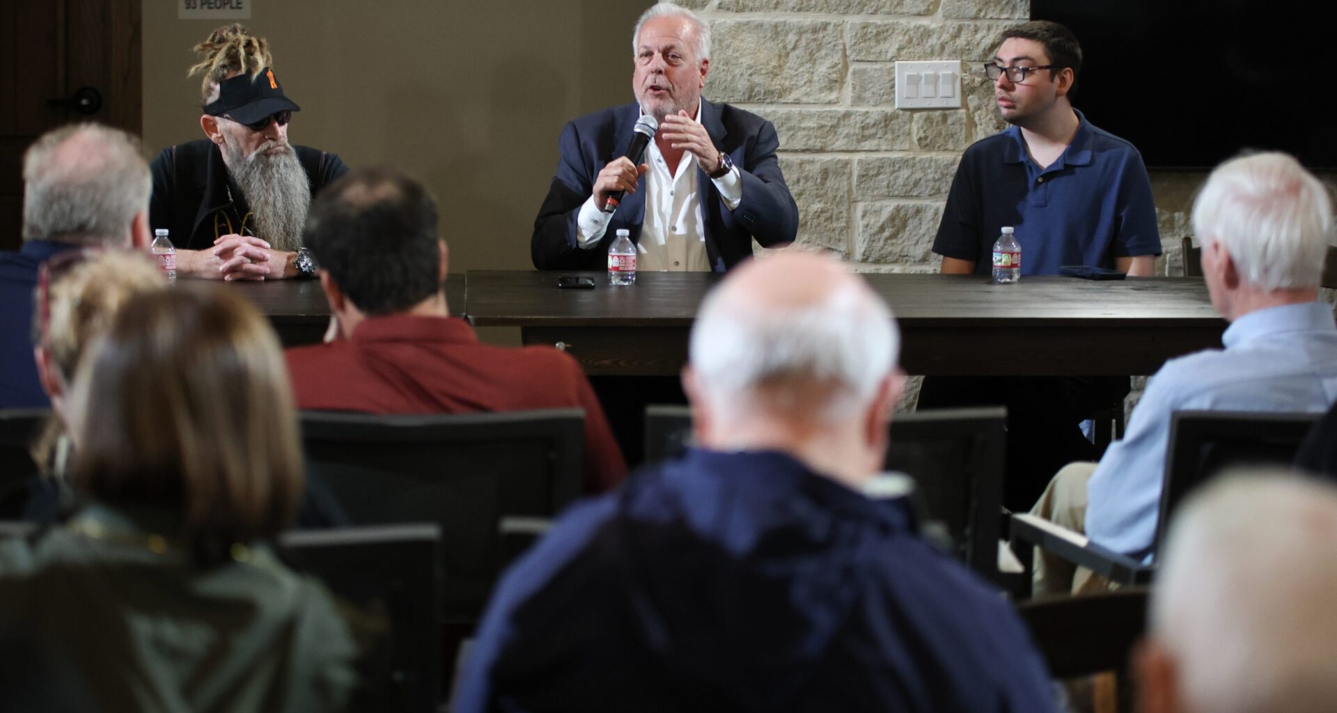 Arlington mayor hopeful misses candidate forum, organizer criticizes absence