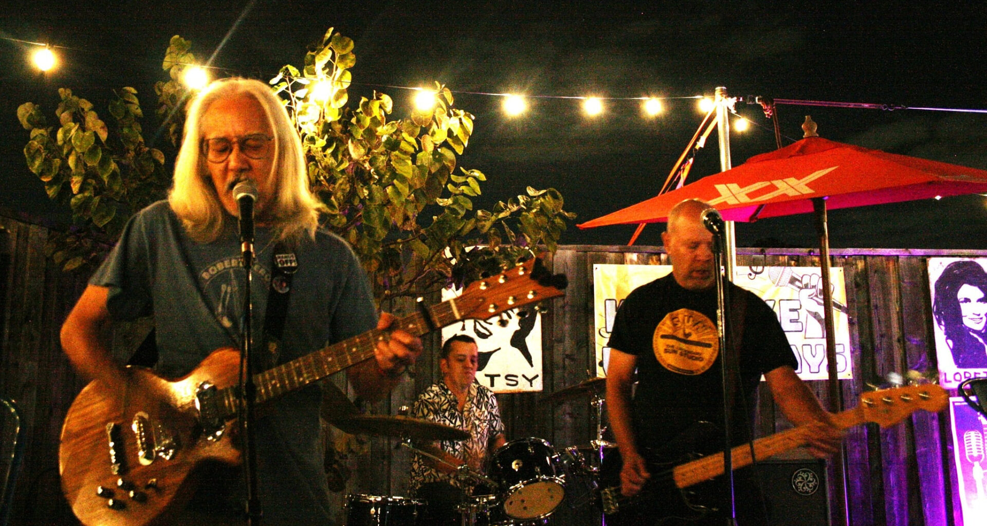 Rock music, voter education take center stage at Fort Worth show