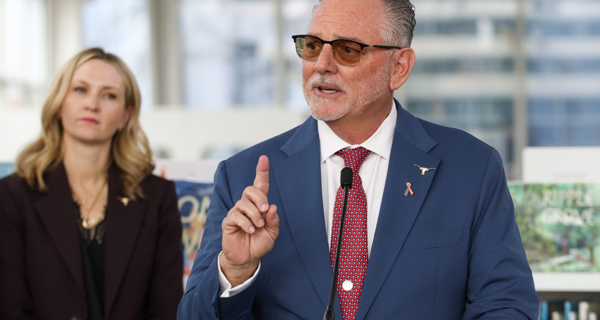 Fact brief: Does FWISD’s new leader have a Texas superintendent certification?