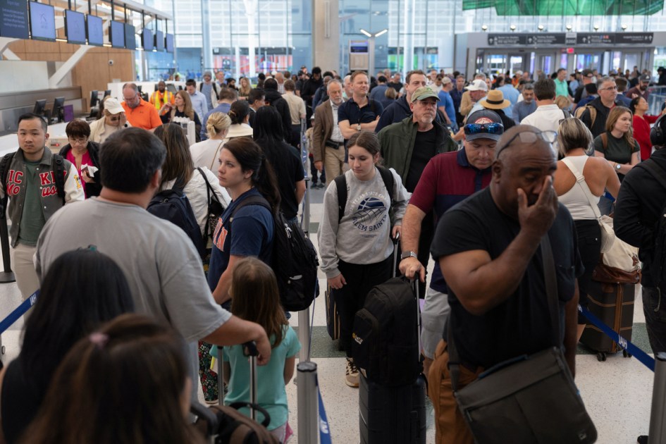 Long lines continue to plague Houston's busiest airport