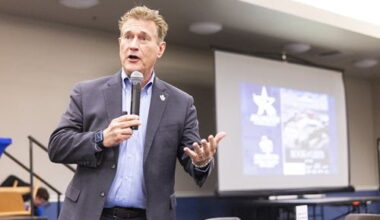 Marty Wieder speaks to attendees.