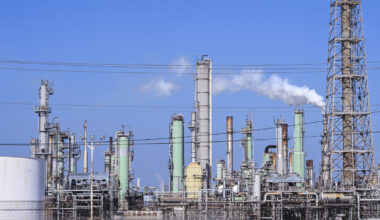 Texas refining hub seeks water fix after Abbott threatens takeover