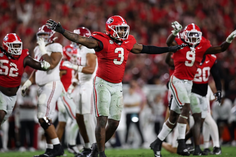 Georgia Bulldogs linebacker CJ Allen (3) reacts after a missed field goal during the second...