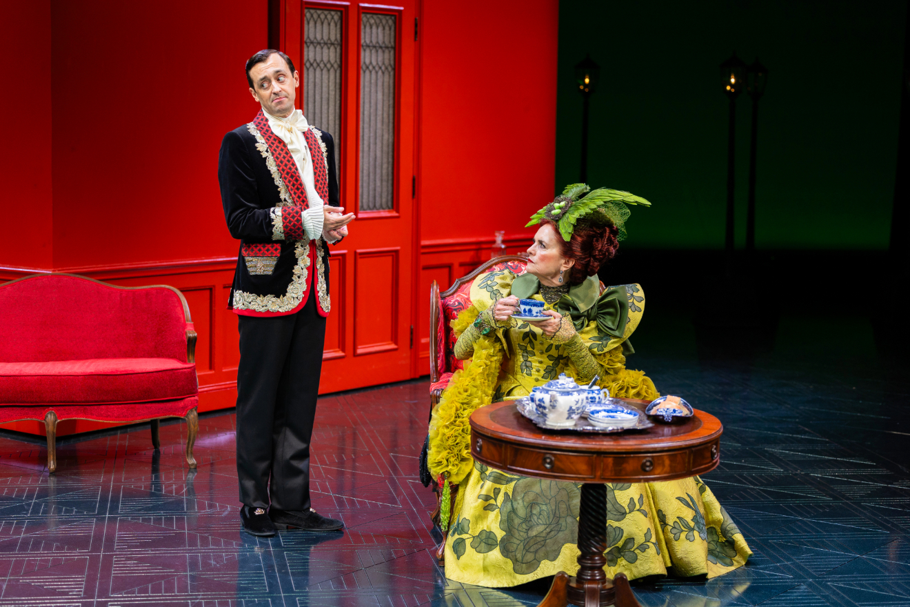 The Importance of Being Earnest Opens at Alley Theatre