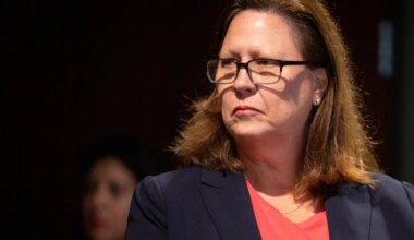 Dallas congresswoman pushes bill to ban surprise polling place changes