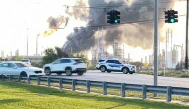 Large oil refinery explosion near Texas coast forces residents to shelter in place :: WRAL.com