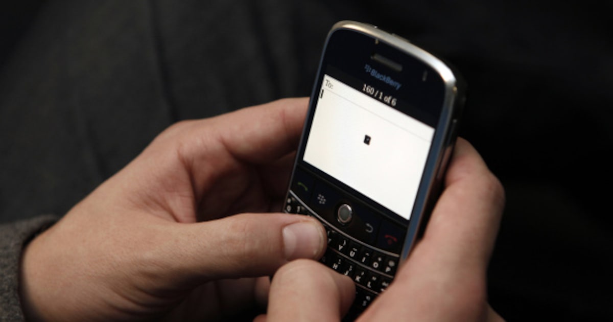 Texas officials warn of DMV text scam targeting drivers