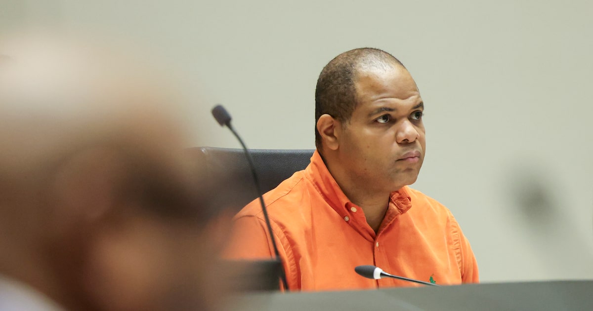 Dallas mayor calls City Hall debate ‘silly games,’ defends review of options