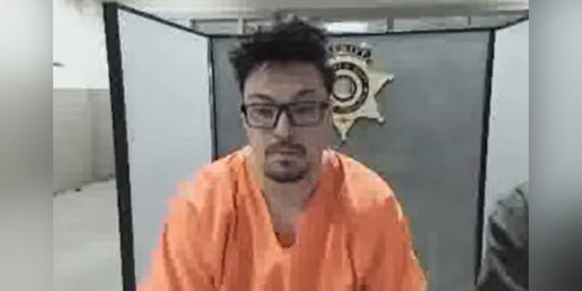Deputy fired after being charged with kidnapping female arrestee