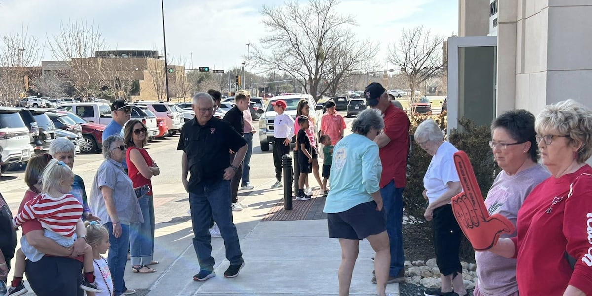 Texas Tech fans sendoff Lady Raiders to Big 12 Tournament