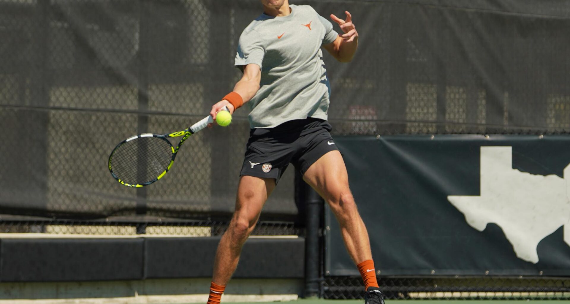 No. 6 LSU, No. 7 TCU hand No. 2 Texas men’s tennis rough weekend – The Daily Texan