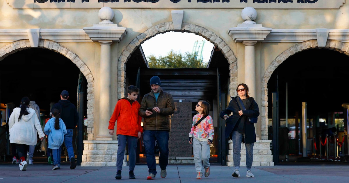 Six Flags Over Texas’ age gets stricter, no minors allowed without a chaperone