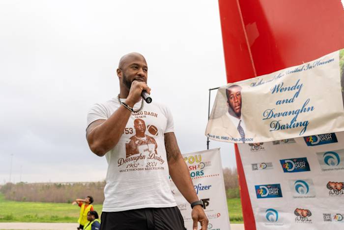 Former Houston Texans player honors twin’s legacy with 16th Annual Darling Dash race in Sugar Land