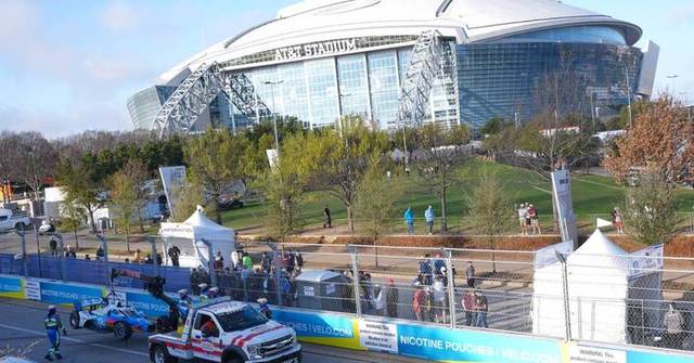 Red flag at IndyCar practice after workers spotted on temporary Texas street course