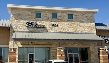 Solis Mammography is accepting appointment at it's new Pflugerville location offering 3D mammograms as well as Mammo Heart, an AI screening tool for asymptomatic women. (Manuel Holguin Jr. / Community Impact)