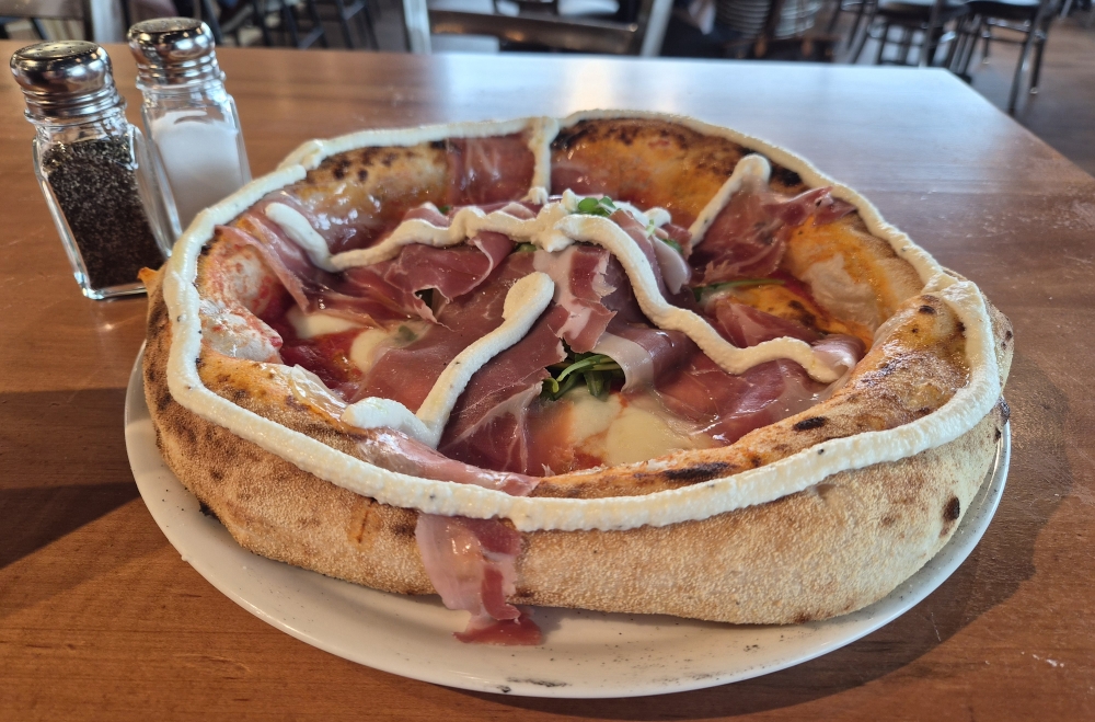 Noe Nicola Acquario Pizza Pasta Bar