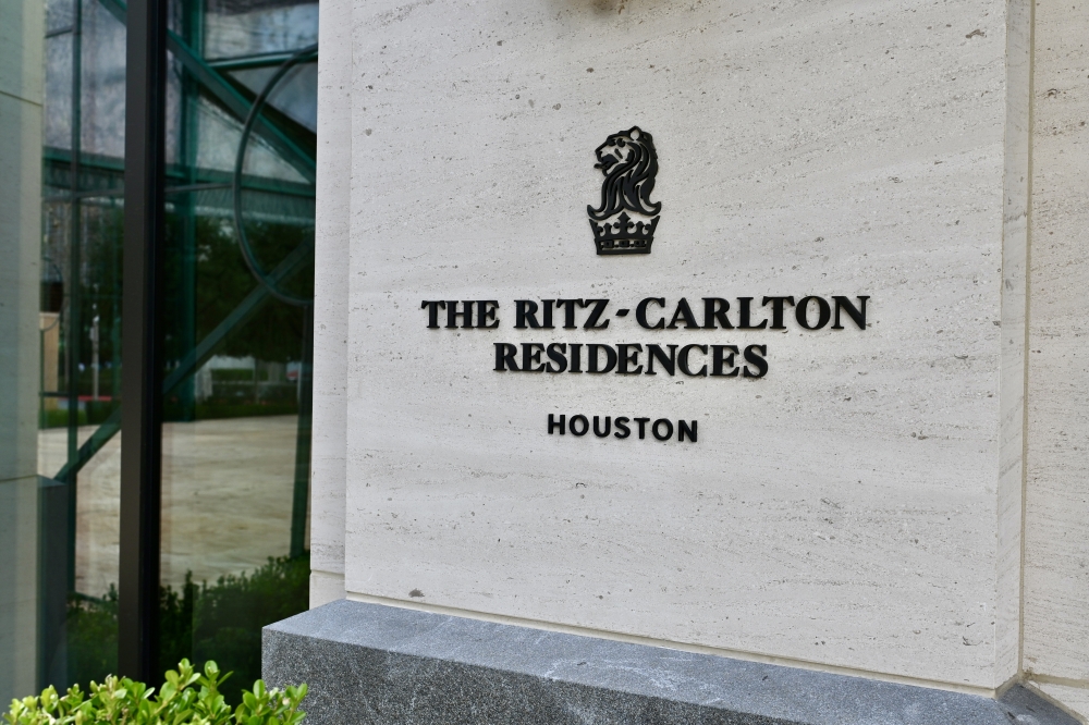 hotel and apartment sign