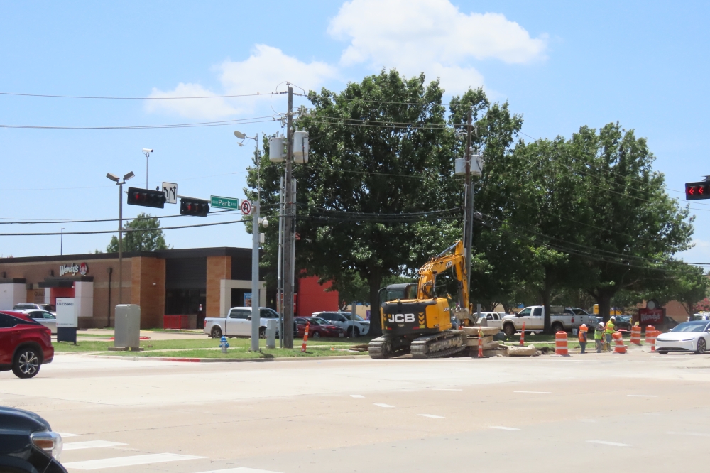 Construction is underway for multiple projects along Park Boulevard. (Jacquelyn Burrer/Community Impact)