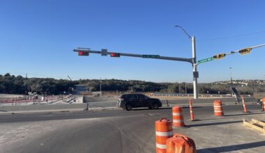 The Convict Hill Road traffic signal at Hwy. 290 is temporarily out of service. (Sienna Wight/Community Impact)