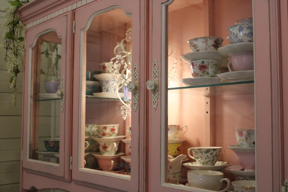 Honey Flutters Teas & Books offers a classic afternoon tea experience featuring a variety of teas, pastries, bites and more. (Andrew Creelman/Community Impact)