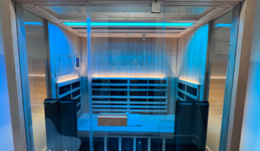 Along with red-light and infrared therapy sessions, some sauna studios also offer chromotherapy, or cool-light sessions. (Gabby Bailey/Community Impact)