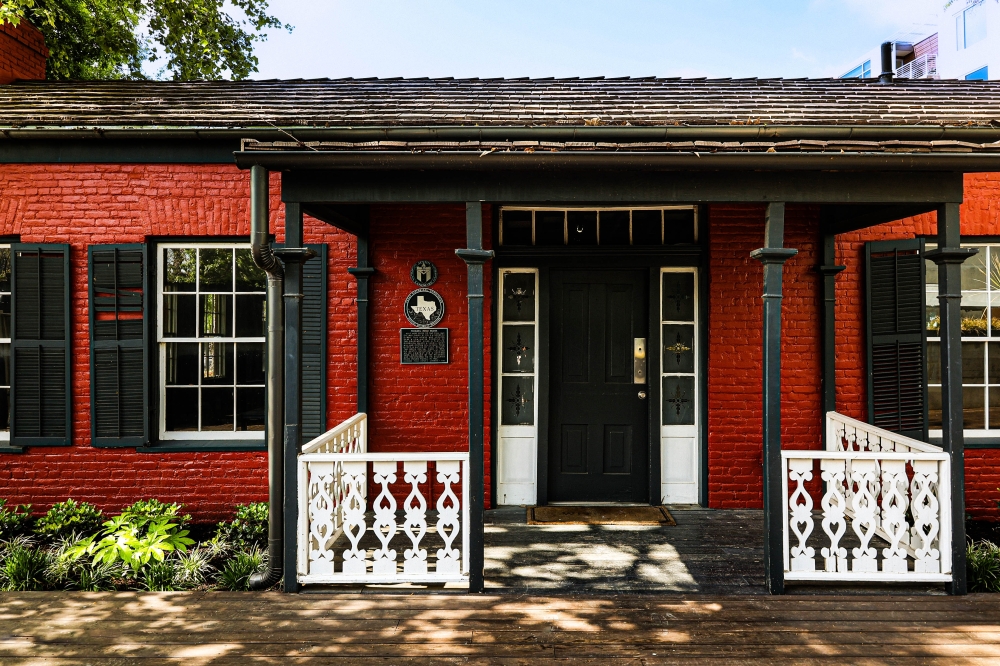 The entrance to the Paggi House