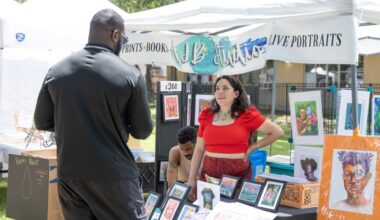 Browse through the works of local artists at Pearland's Grand Arts & Eats event. (Courtesy Visit Pearland)