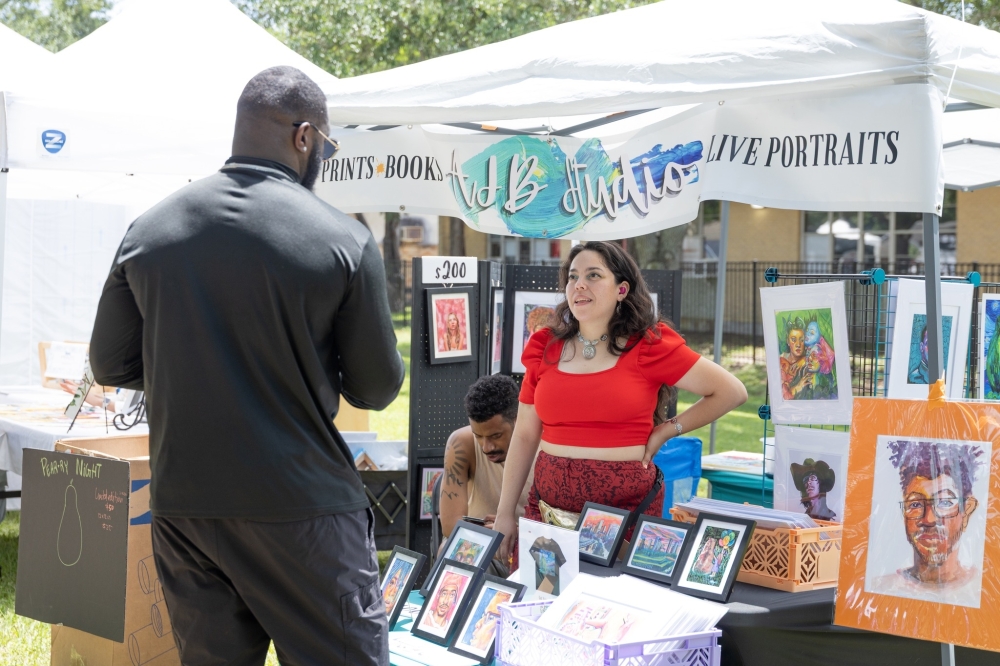 Browse through the works of local artists at Pearland's Grand Arts & Eats event. (Courtesy Visit Pearland)