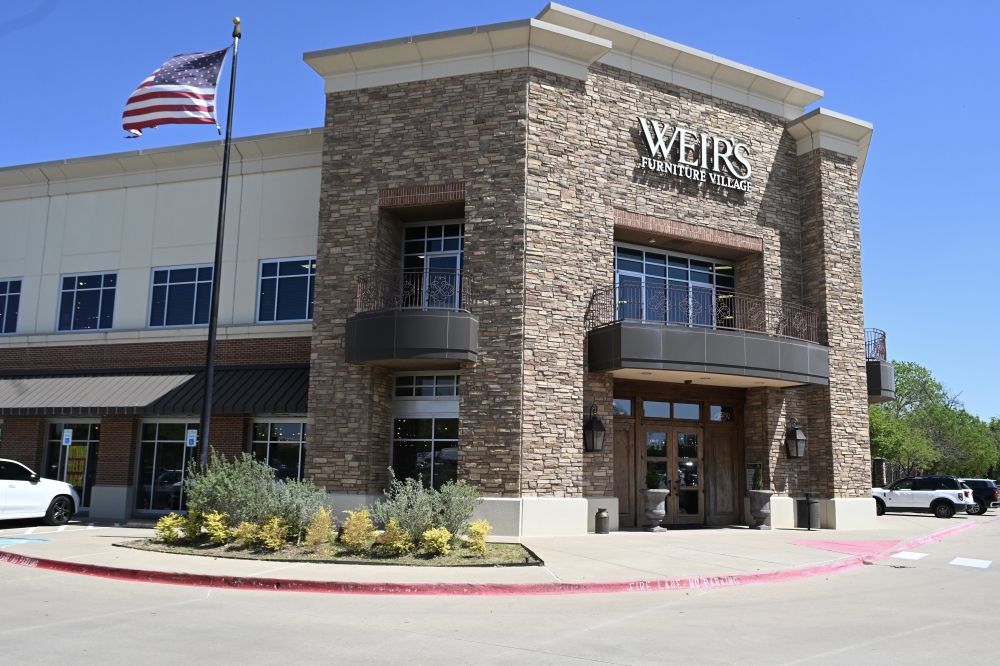 The exterior of the Weir's Southlake location.